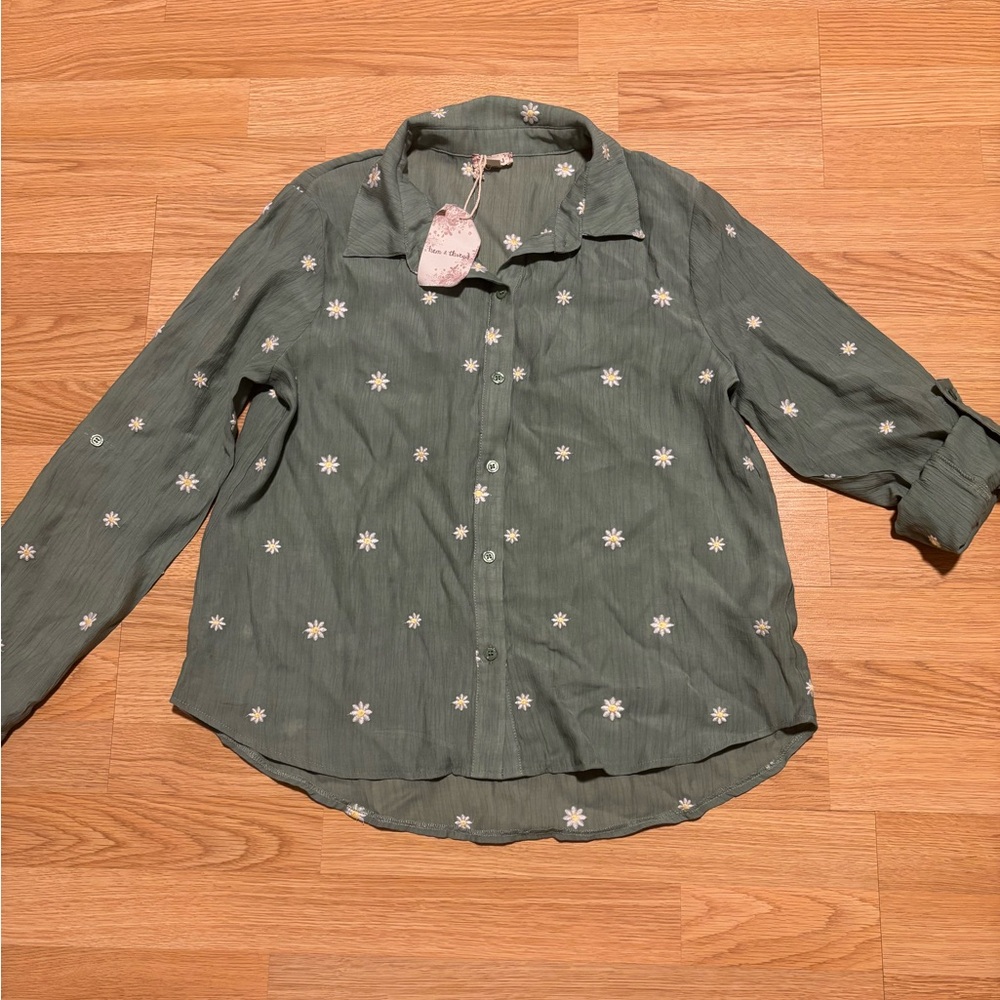 New “Hem & Thread” shirt size Medium with tag